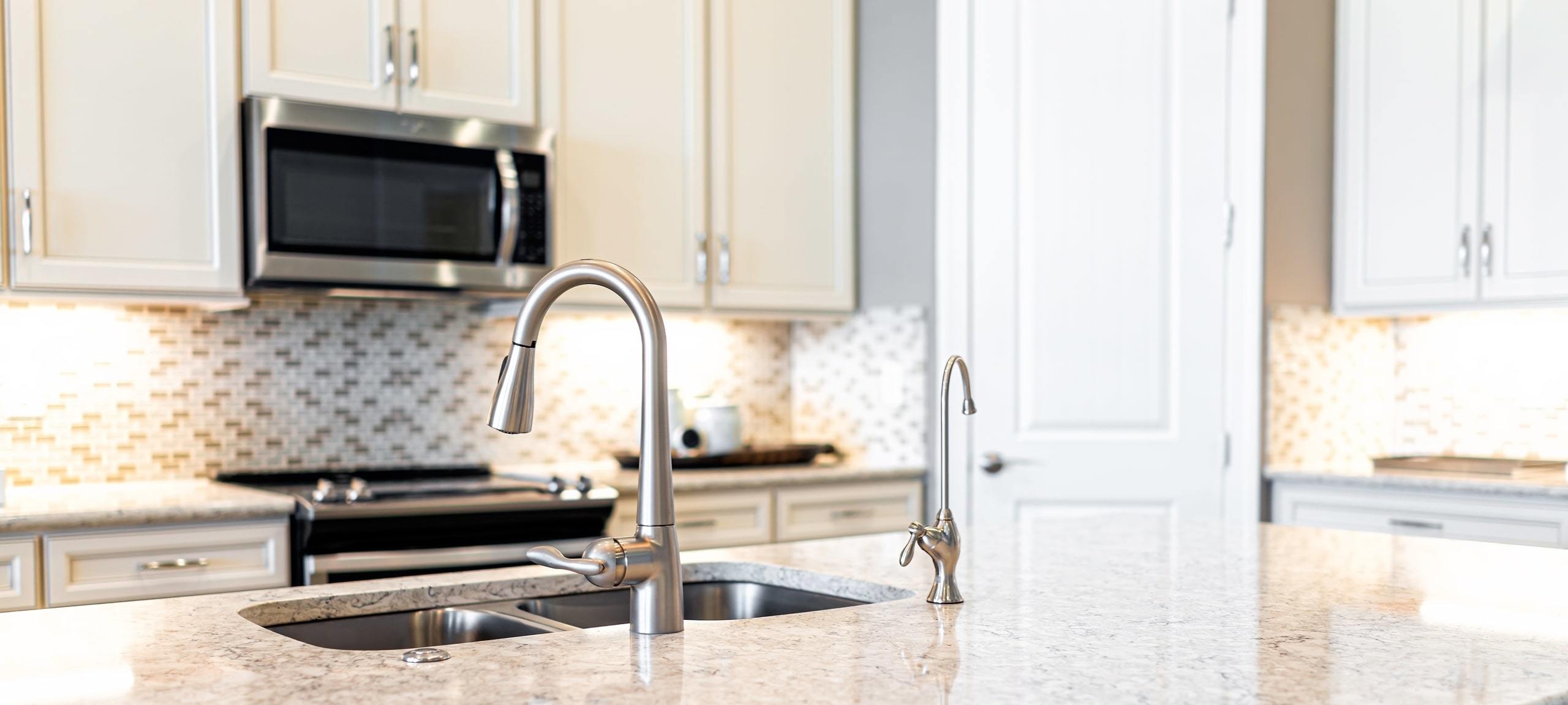 Modern kitchen home staging, typical of South Side Decatur